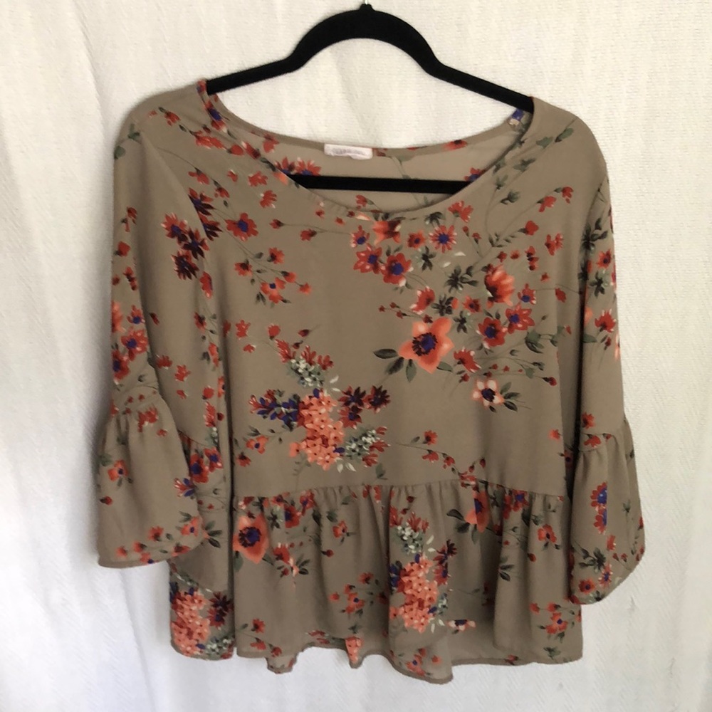 Floral bell sleeve blouse, great for the office